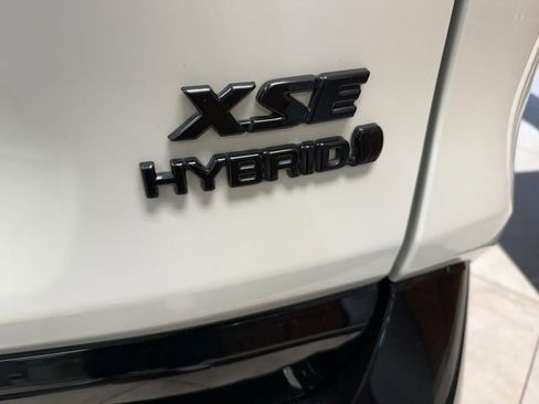 Used 2022 Toyota RAV4 XSE AWD/4WD image 7