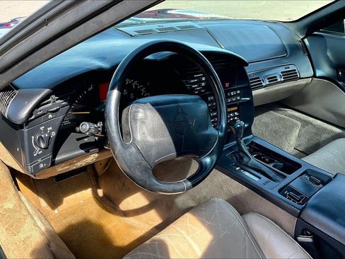 Used 1994 Chevrolet Corvette Coupe RWD image 11