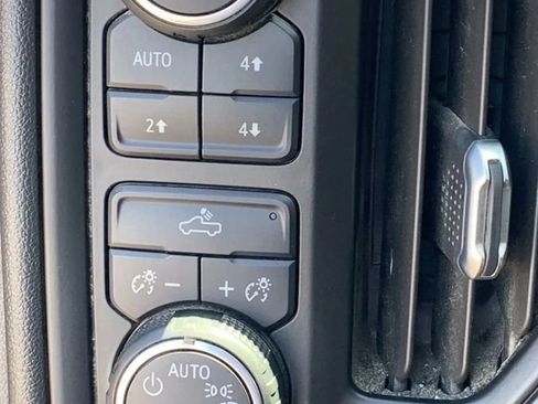 Used 2023 Chevrolet Silverado 1500 Custom Trail Boss AWD/4WD image 31