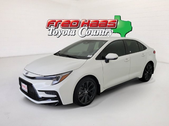 Used 2024 Toyota Corolla SE FWD image 1