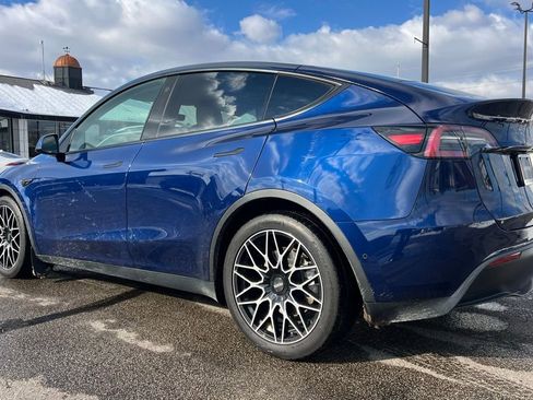 Used 2021 Tesla Model Y Long Range image 4