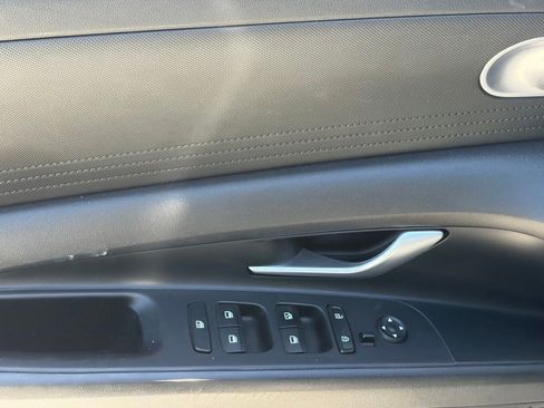 Used 2023 Hyundai Elantra SEL FWD image 5
