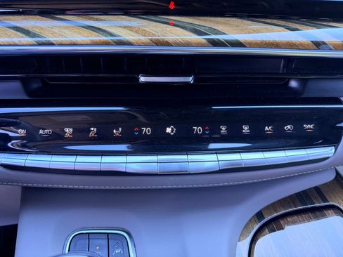 Used 2023 Cadillac Escalade Premium Luxury Platinum w/ LPO, Radiant Package AWD/4WD image 12