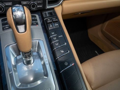 Used 2015 Porsche Panamera S RWD image 44