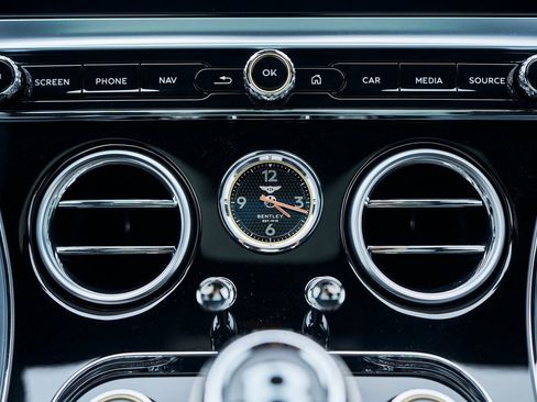 Used 2023 Bentley Continental GT Azure image 62