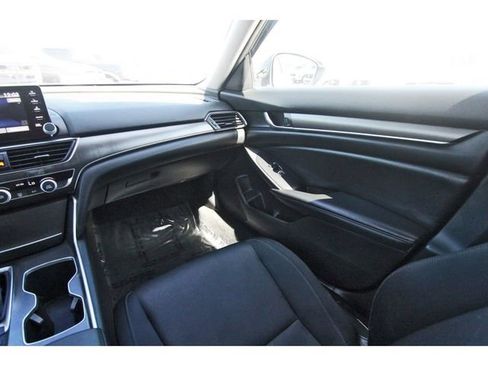 Used 2022 Honda Accord LX image 9