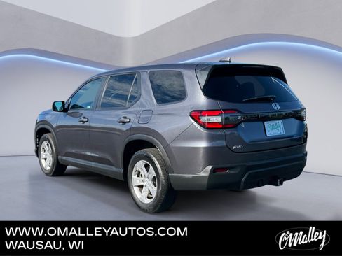 Used 2023 Honda Pilot LX image 3