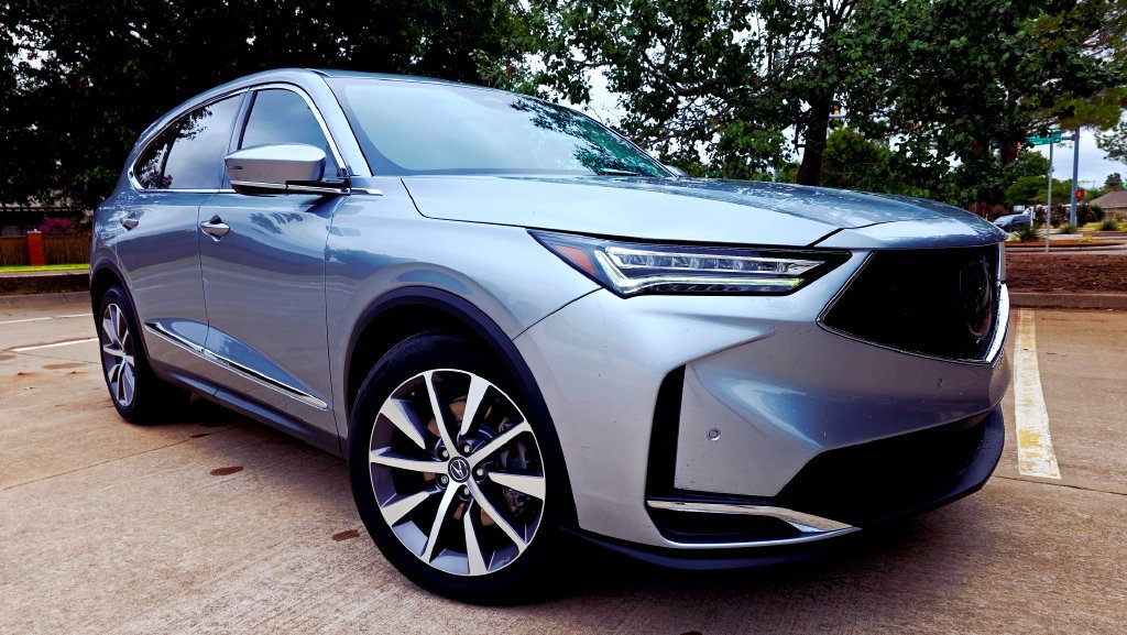 Used 2025 Acura MDX w/ Technology Package FWD image 4