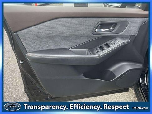 Certified 2023 Nissan Rogue SV image 16