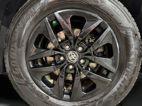 Used 2022 Toyota Sienna XLE FWD image 37