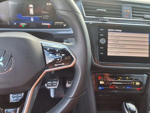 Used 2023 Volkswagen Tiguan SE R-Line image 74