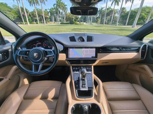 Used 2019 Porsche Cayenne image 12