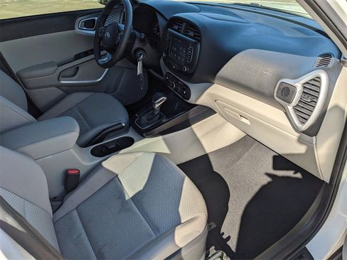 Used 2020 Kia Soul LX image 14