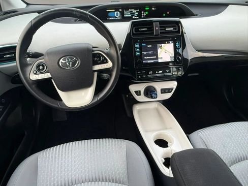 Used 2017 Toyota Prius Prime Advanced FWD image 23
