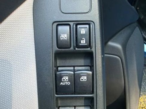Used 2015 Subaru Forester 2.5i Premium w/ All-Weather Package AWD/4WD image 18