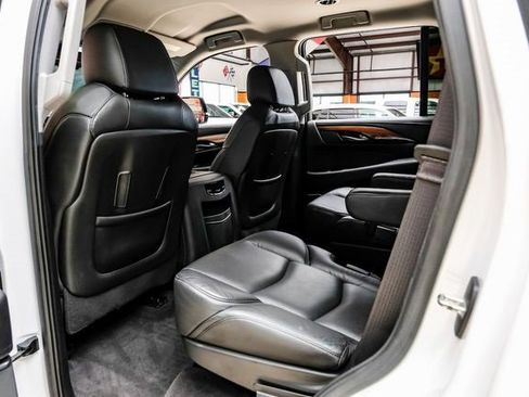 Used 2020 Cadillac Escalade Base image 36