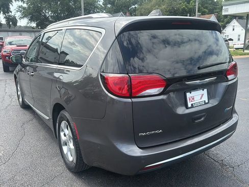 Used 2017 Chrysler Pacifica Platinum FWD image 7