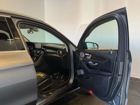 Used 2016 Mercedes-Benz GLC 300 4MATIC image 20