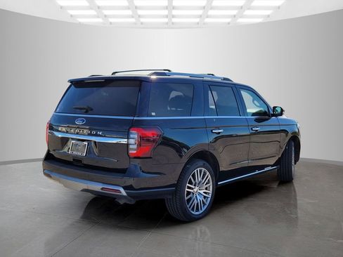 Used 2024 Ford Expedition Limited AWD/4WD image 4