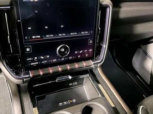 Used 2025 GMC Yukon AT4 Ultimate image 26