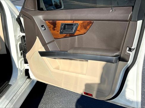 Used 2015 Mercedes-Benz GLK 350 4MATIC image 22