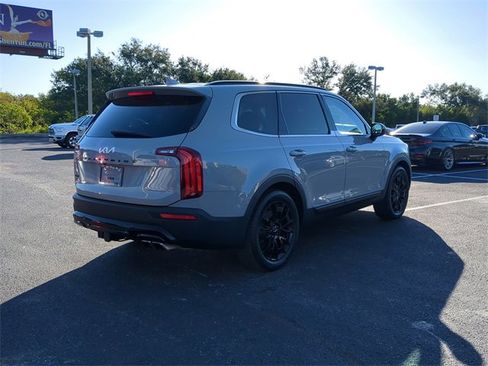 Used 2022 Kia Telluride SX w/ SX Prestige Package image 5