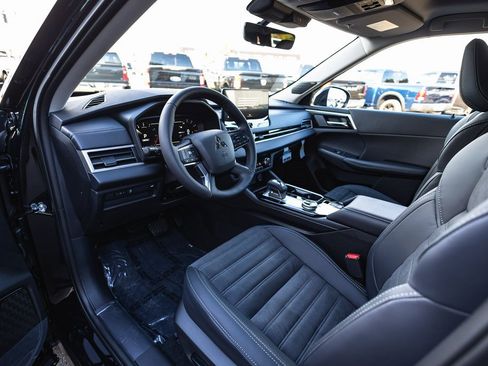 New 2026 Mitsubishi Outlander SE image 20