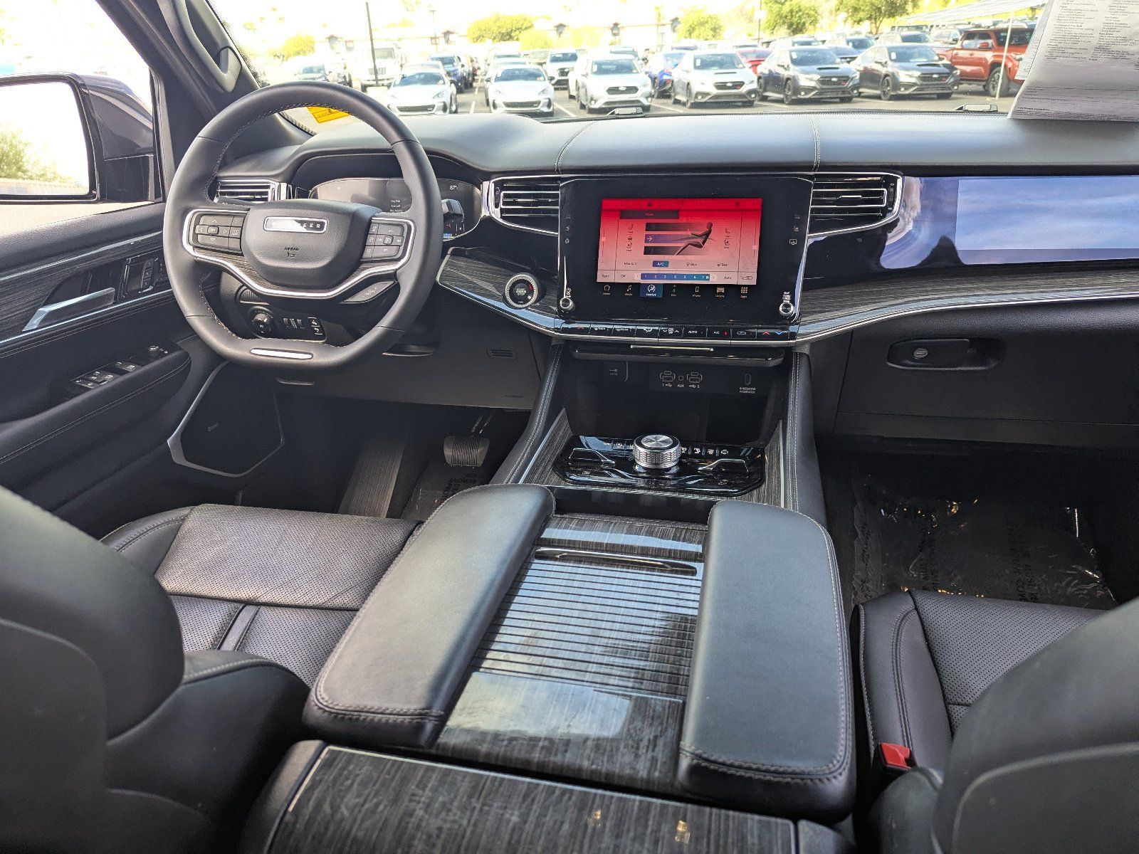 Used 2022 Jeep Wagoneer Series III w/ Premium Group I AWD/4WD image 15