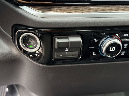 New 2026 GMC Sierra 1500 Elevation image 16