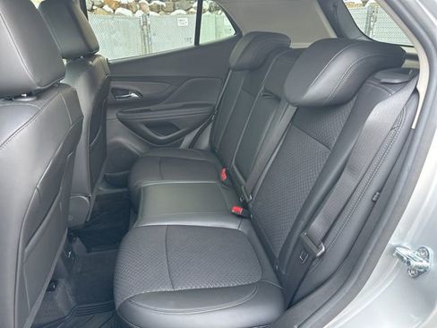 Used 2022 Buick Encore Preferred w/ Safety Package image 22