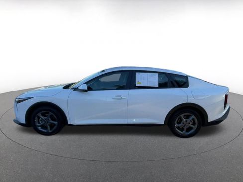 Used 2025 Kia K4 LXS image 9