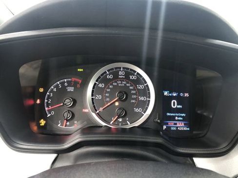 Used 2022 Toyota Corolla SE w/ SE Premium Package image 17