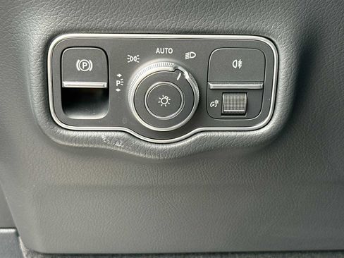 Used 2026 Mercedes-Benz G 550 w/ Exclusive Interior Package image 10