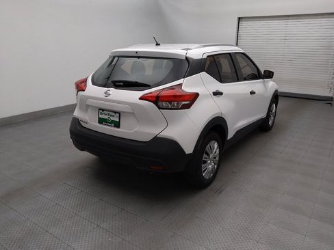Used 2019 Nissan Kicks S FWD image 9