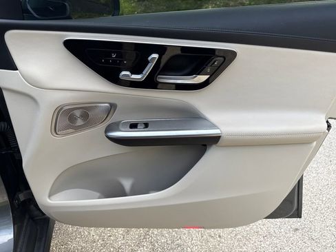 Used 2023 Mercedes-Benz GLC 300 4MATIC image 30
