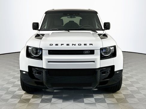 New 2026 Land Rover Defender 110 X-Dynamic SE image 2