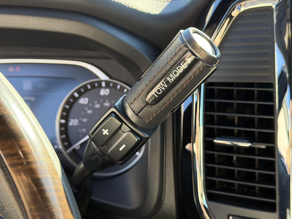 Used 2021 Nissan Titan Platinum Reserve w/ Moonroof Package AWD/4WD image 15