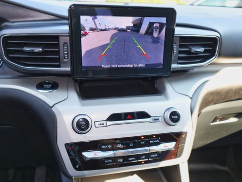 Used 2023 Ford Explorer XLT w/ Equipment Group 202A image 20