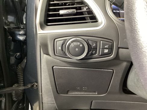 Used 2023 Ford Edge SEL w/ Convenience Package AWD/4WD image 22