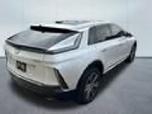 Certified 2024 Cadillac Lyriq Luxury w/ LPO, Floor Liner Package AWD/4WD image 7