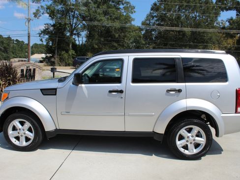 Used 2007 Dodge Nitro SLT image 2
