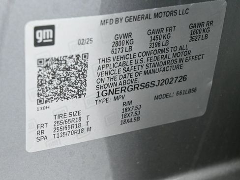 Used 2025 Chevrolet Traverse LT image 18