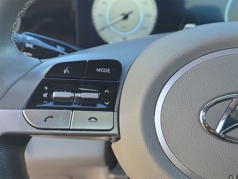 Certified 2023 Hyundai Elantra SEL w/ Convenience Package image 16