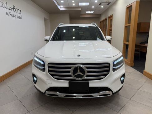Certified 2025 Mercedes-Benz GLB 250 image 2