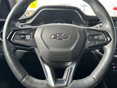 Used 2022 Chevrolet Bolt EUV LT w/ Convenience Package image 23