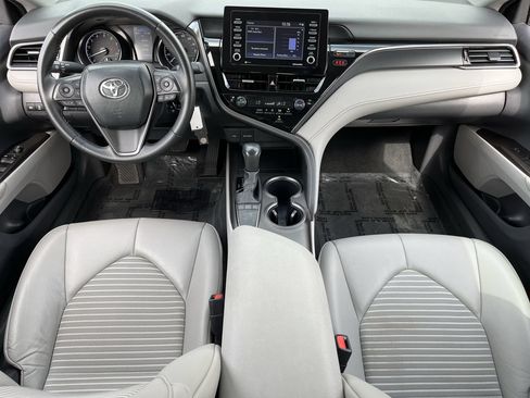 Used 2024 Toyota Camry SE FWD image 9