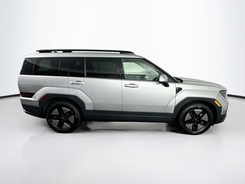 Used 2025 Hyundai Santa Fe SEL FWD image 10