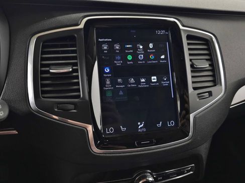 Used 2019 Volvo XC90 T5 Momentum w/ Multimedia Package AWD/4WD image 28