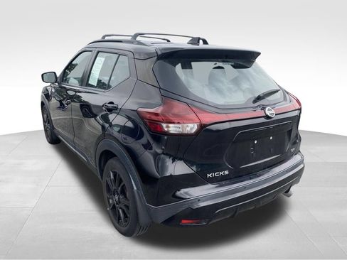 Used 2021 Nissan Kicks SR w/ SR Premium Package FWD image 11