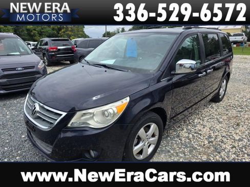 Used 2010 Volkswagen Routan SEL Premium FWD image 1